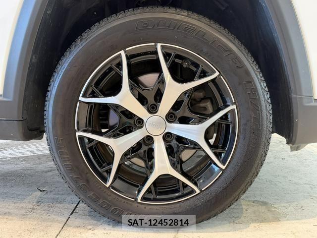 Jeep COMMANDER 2024-01 8336301-18