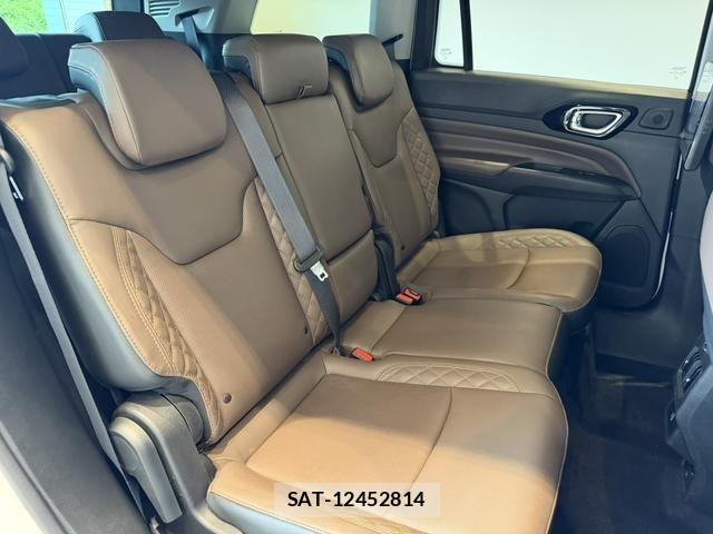 Jeep COMMANDER 2024-01 8336301-4