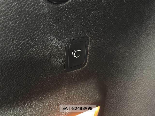 Jeep COMMANDER 2023-04 8336299-10
