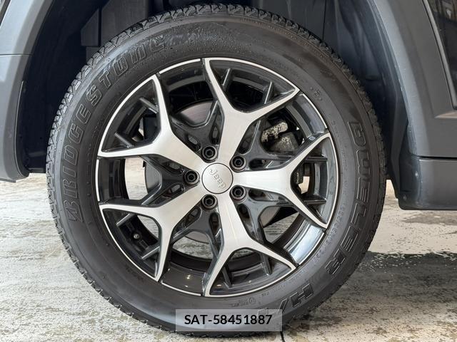 Jeep COMMANDER 2023-07 8336300-16