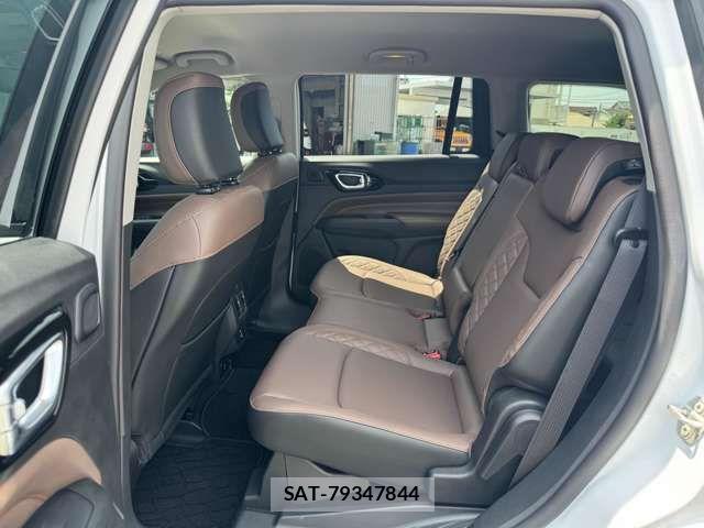 Jeep COMMANDER 2025-09 8354726-16
