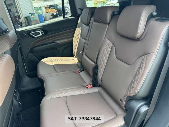 Jeep COMMANDER 2025-09 8354726-17