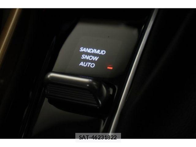 Jeep COMMANDER 2025-06 8366422-27