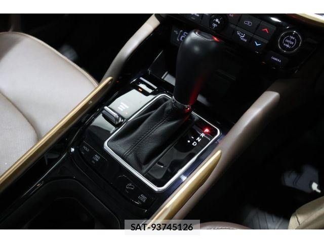 Jeep COMMANDER 2024-06 8366424-24