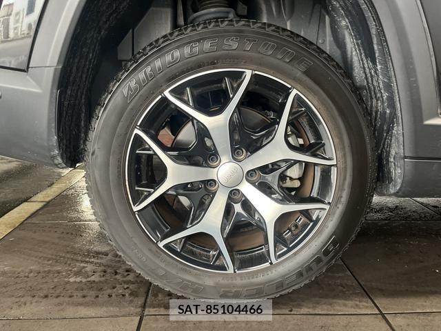Jeep COMMANDER 2023-08 8659584-12
