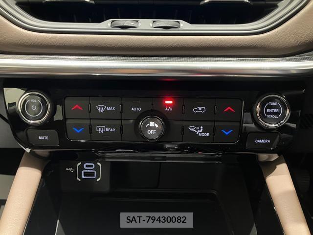 Jeep COMMANDER 2026-06 8742869-11
