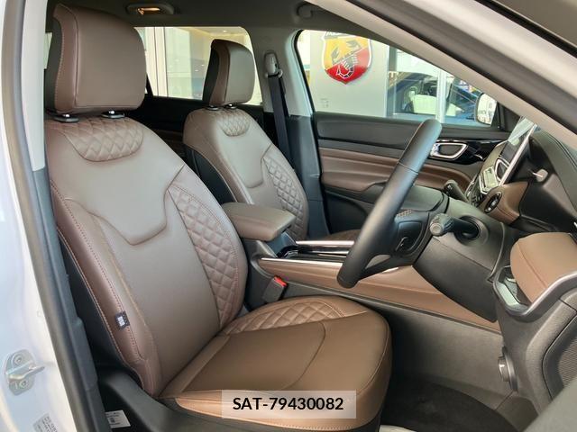 Jeep COMMANDER 2026-06 8742869-12