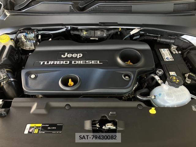 Jeep COMMANDER 2026-06 8742869-17