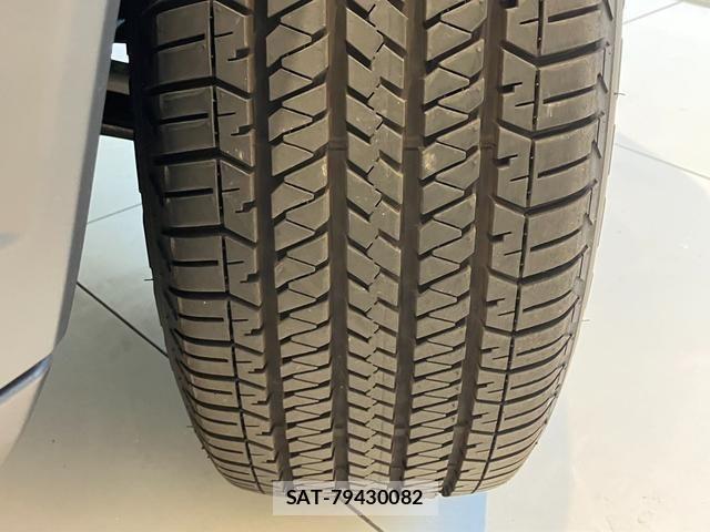 Jeep COMMANDER 2026-06 8742869-18