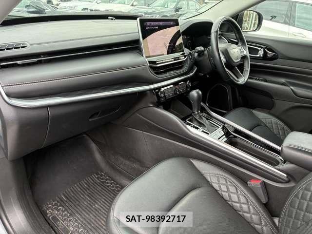 Jeep COMMANDER 2023-10 8829593-19