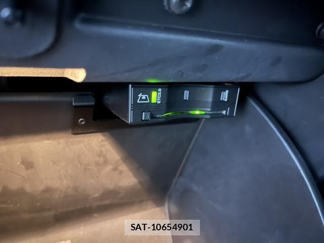 Jeep COMMANDER 2023-12 8829592-12