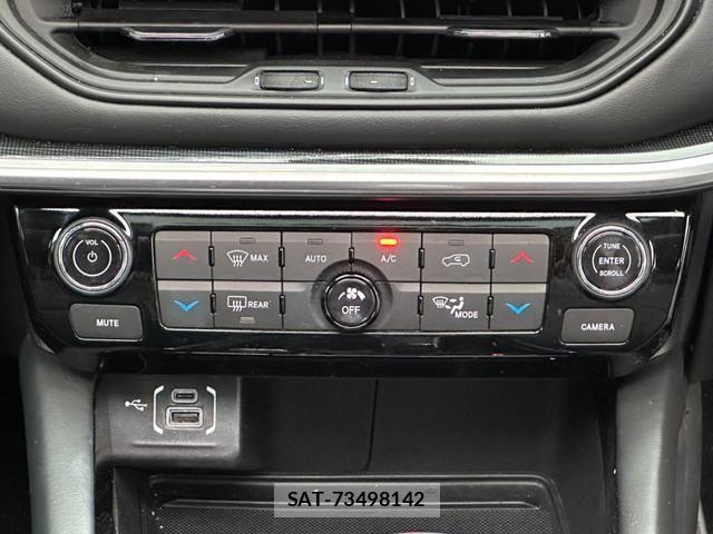 Jeep COMMANDER 2023-07 8880198-15