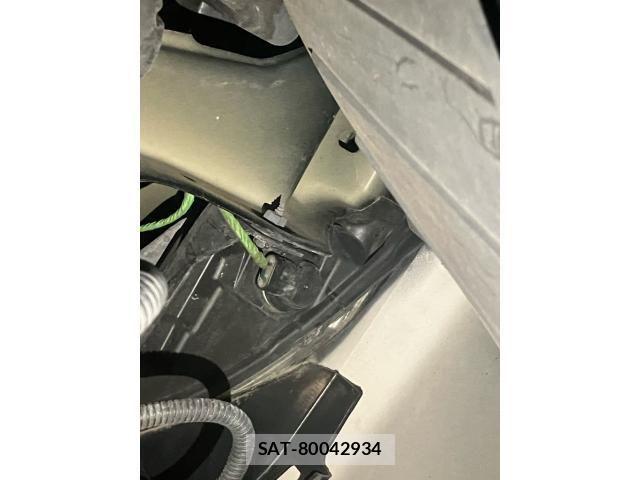 Jeep COMMANDER 2009-04 8880199-22