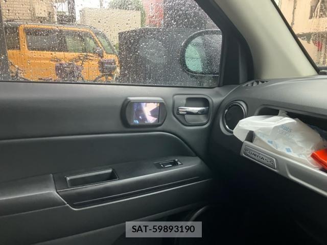 Jeep COMPASS 2015-08 8829597-17