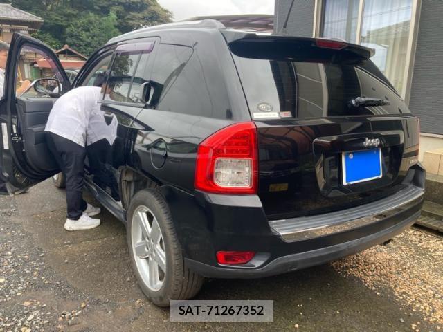 Jeep COMPASS 2012-06 8849407-3