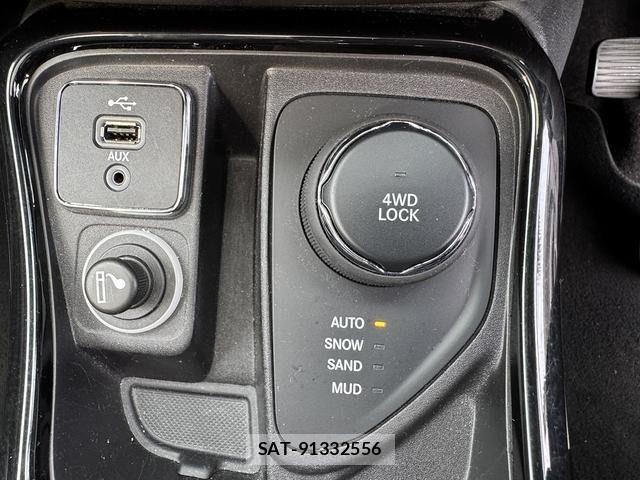 Jeep COMPASS 2018-06 6815392-20