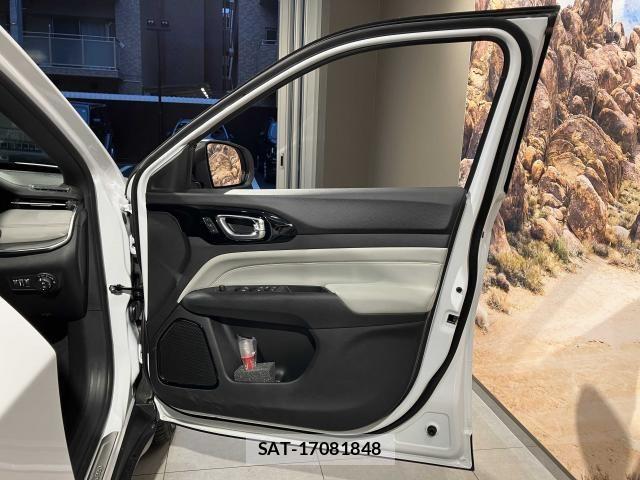 Jeep COMPASS 2026-03 8130653-8