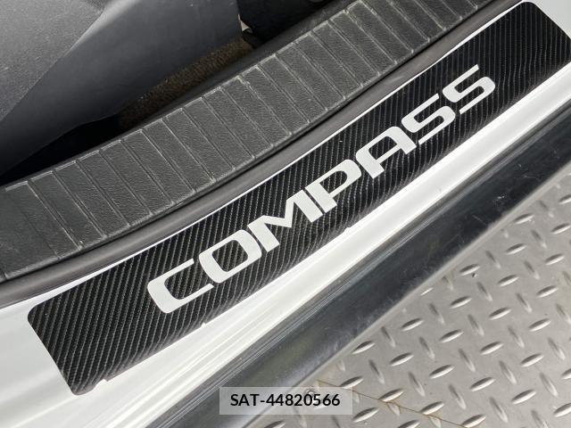 Jeep COMPASS 2015-06 8354729-14