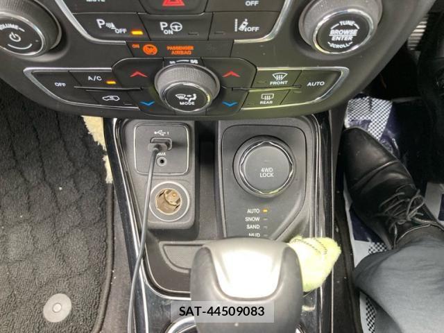 Jeep COMPASS 2020-05 8796265-26