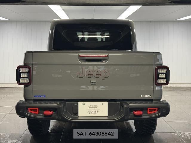 Jeep GLADIATOR 2024-08 957589-17