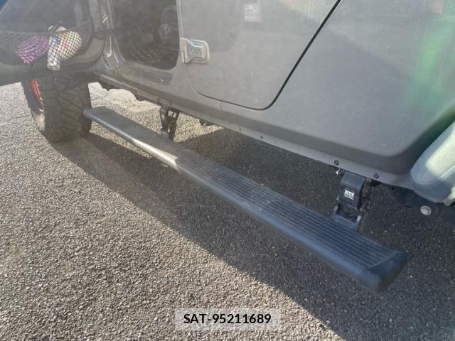 Jeep GLADIATOR 2021-06 1625307-16