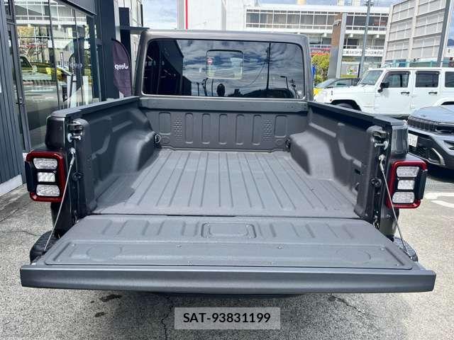 Jeep GLADIATOR 2023-11 7220039-5