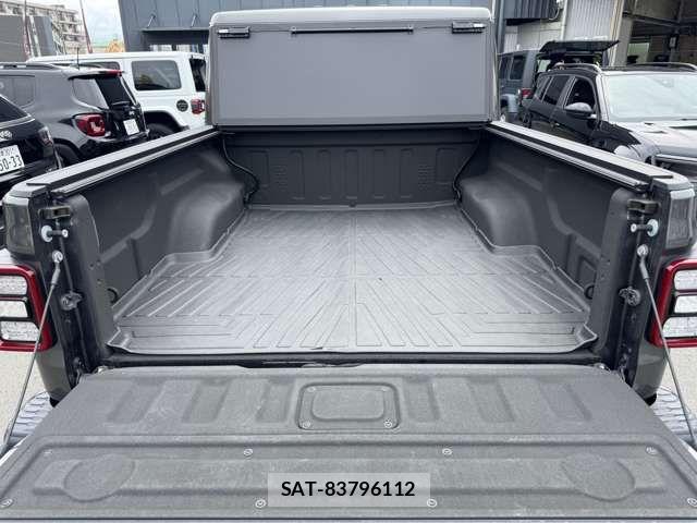 Jeep GLADIATOR 2023-03 8074136-8