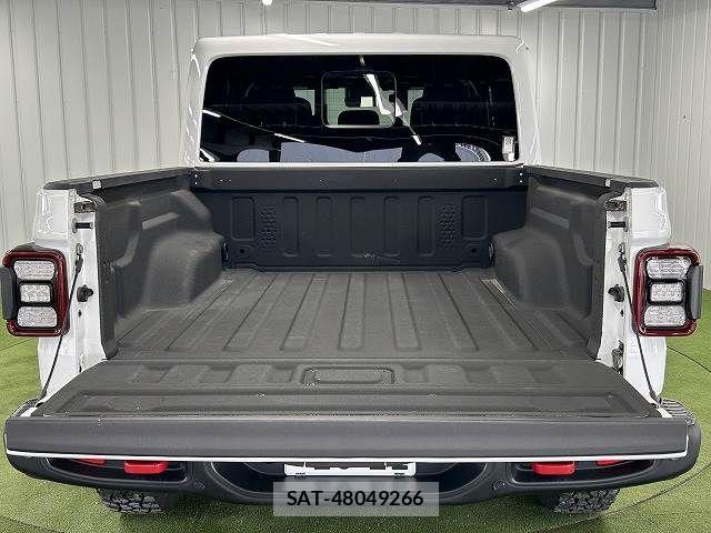 Jeep GLADIATOR 2022-06 8145939-17