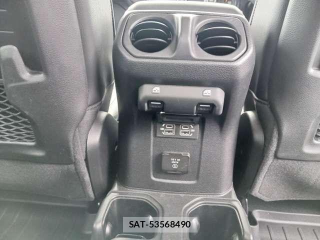 Jeep GLADIATOR 2022-10 8849408-18