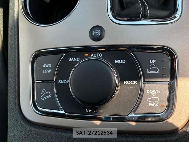 Jeep GRAND CHEROKEE 2018-04 6612438-24