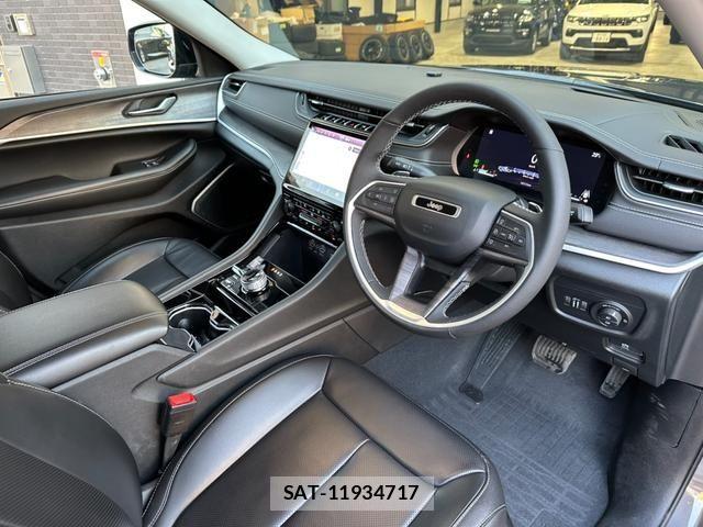 Jeep GRAND CHEROKEE 2024-06 7220044-1