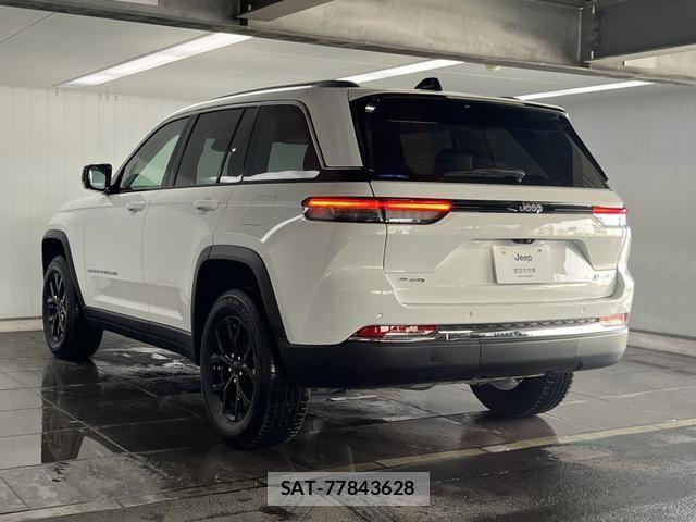 Jeep GRAND CHEROKEE 2023-11 8207998-2
