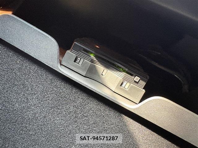 Jeep GRAND CHEROKEE 2017-10 8208000-19