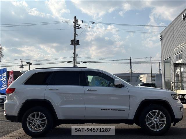 Jeep GRAND CHEROKEE 2017-10 8208000-3