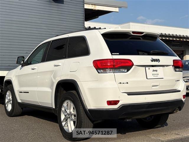 Jeep GRAND CHEROKEE 2017-10 8208000-6
