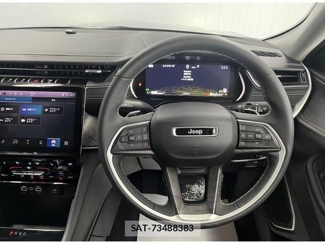Jeep GRAND CHEROKEE 2023-02 8336305-11