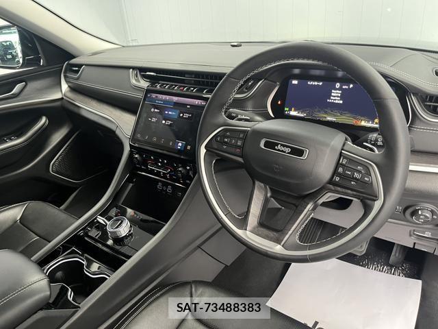 Jeep GRAND CHEROKEE 2023-02 8336305-1