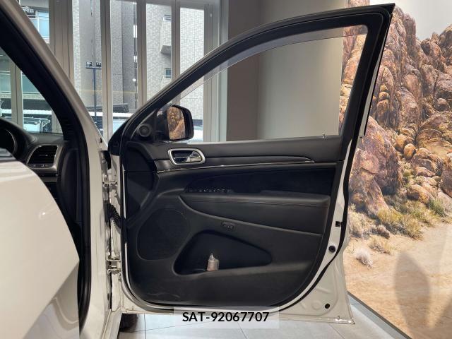 Jeep GRAND CHEROKEE 2019-02 8742897-13