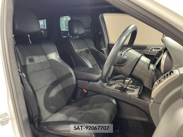 Jeep GRAND CHEROKEE 2019-02 8742897-16