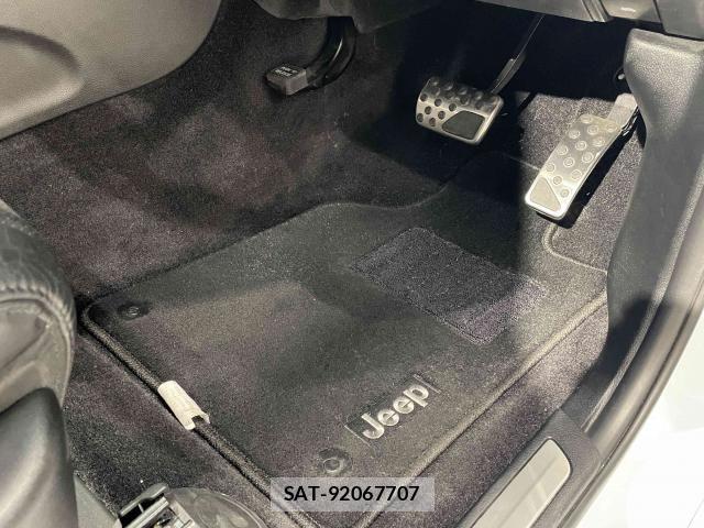 Jeep GRAND CHEROKEE 2019-02 8742897-20