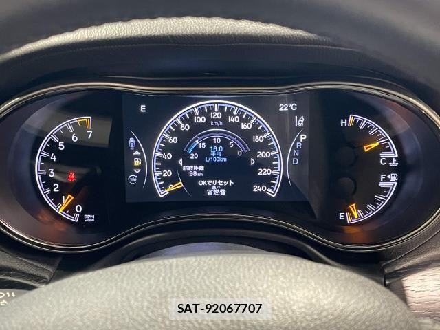 Jeep GRAND CHEROKEE 2019-02 8742897-27