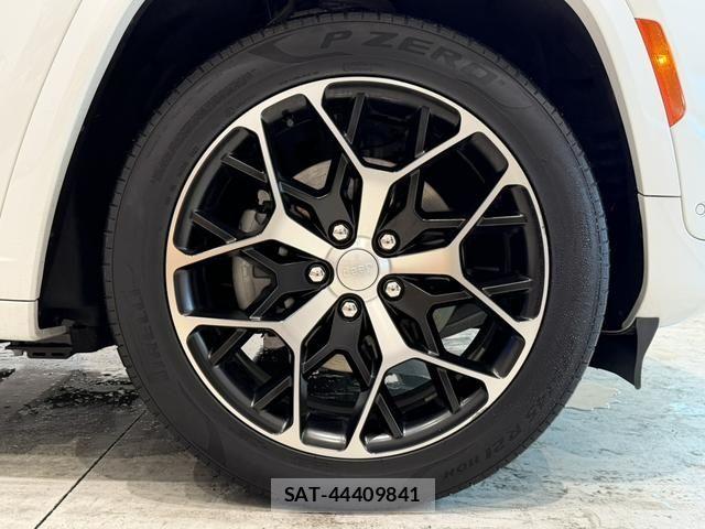 Jeep GRAND CHEROKEE 2024-04 8829599-18