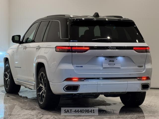 Jeep GRAND CHEROKEE 2024-04 8829599-2