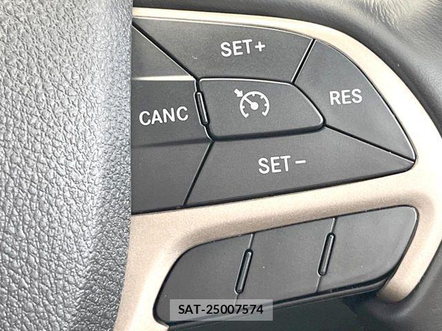 Jeep GRAND CHEROKEE 2016-01 8871216-3