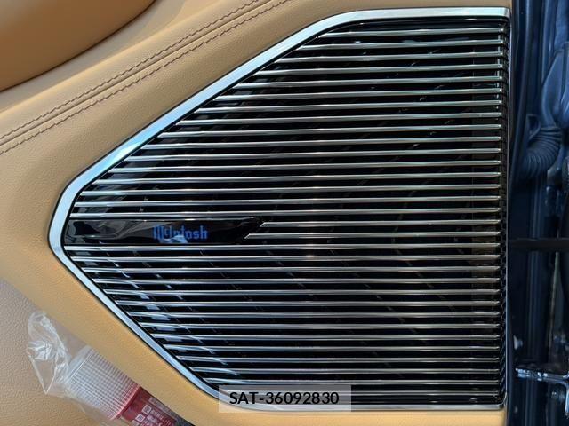 Jeep GRAND CHEROKEE 2023-08 8871211-14