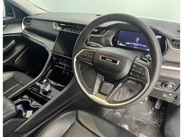 Jeep GRAND CHEROKEE 2023-01 1546133-1