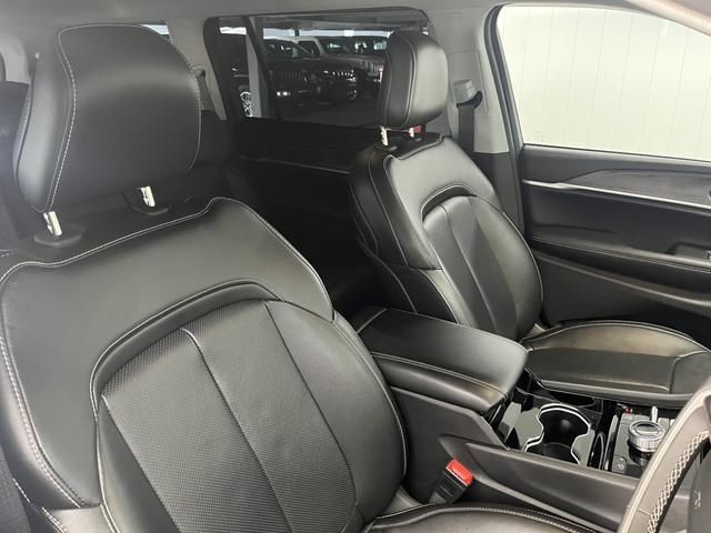 Jeep GRAND CHEROKEE 2023-01 1546133-3