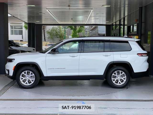 Jeep GRAND CHEROKEE 2023-02 7020656-3