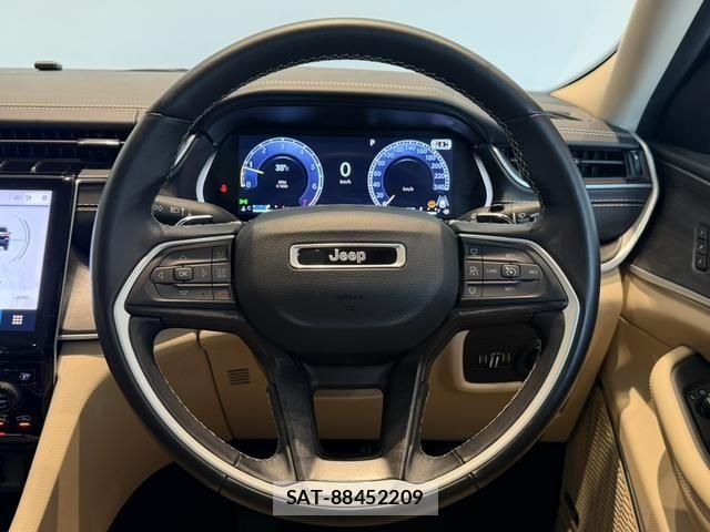 Jeep GRAND CHEROKEE 2022-10 8354739-11