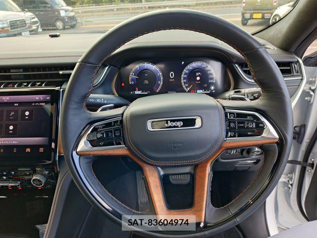 Jeep GRAND CHEROKEE 2023-04 8412984-18